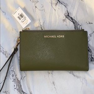 NWT - Michael Kors Wallet/Wristlet